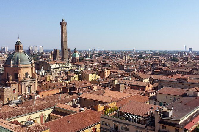 Private Local Tour Guide Bologna: Kickstart your Trip, 100% Personalized - Meeting point and how the walk actually feels