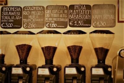 Walking tour unveiling Bologna - Via Guglielmo Oberdan coffee pause: more than a sip